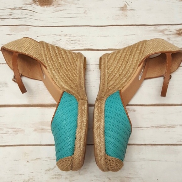 Halogen’s Sandra Wedges - Picture 5 of 7